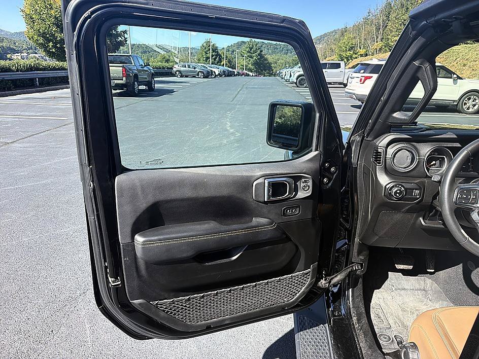 Used 2023 Jeep Gladiator Overland w/ Cold Weather Group AWD/4WD image 12