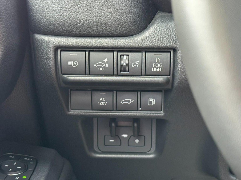 Used 2025 Toyota Land Cruiser w/ Premium Package AWD/4WD image 19