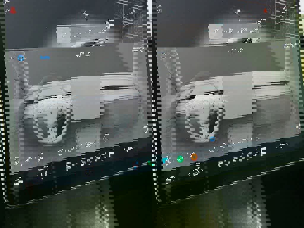 Used 2023 Tesla Model 3 Standard Range image 17