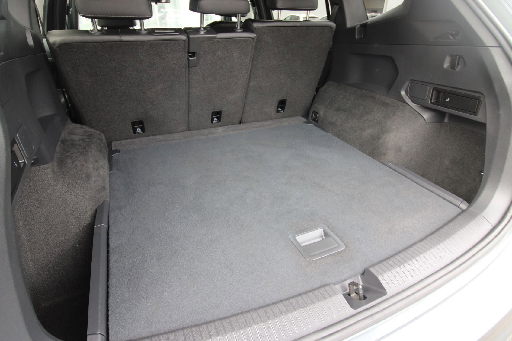 Used 2019 Volkswagen Tiguan SEL Premium R-Line image 31