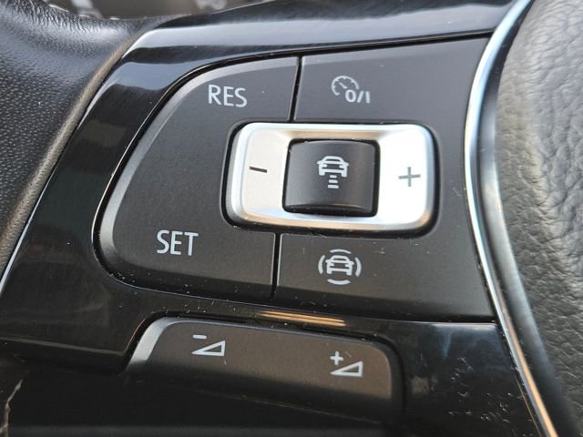 Used 2021 Volkswagen Tiguan SE R-Line image 26