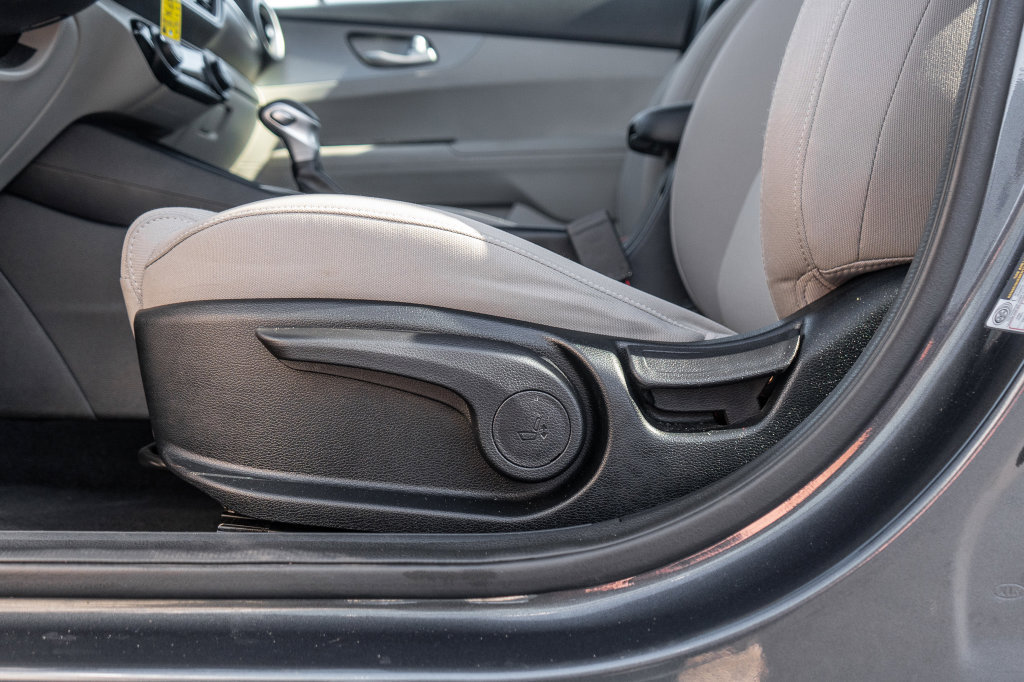 Used 2019 Kia Forte LXS FWD image 18