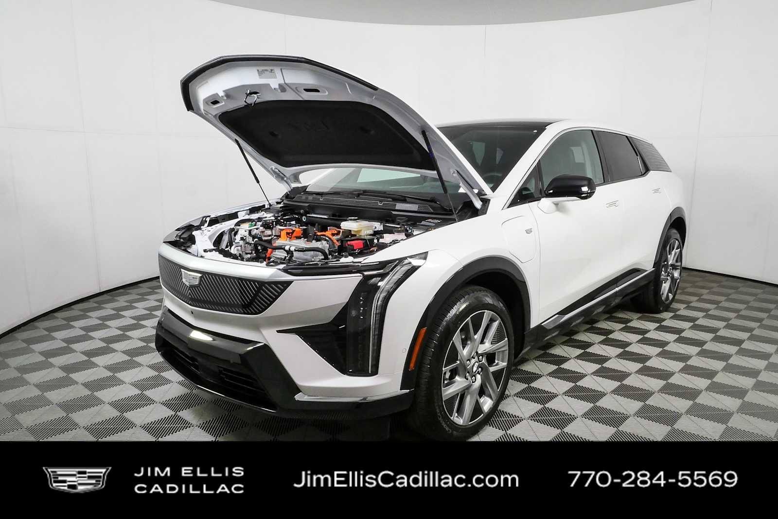 Certified 2025 Cadillac Optiq Luxury 2 w/ LPO, Floor Liner Package AWD/4WD image 33