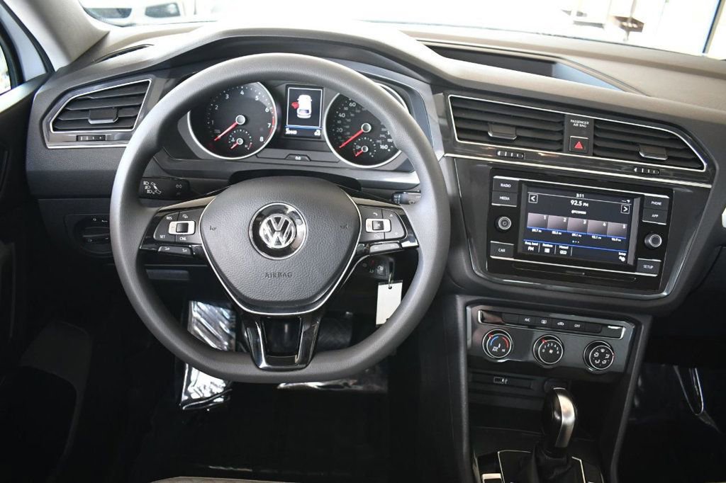 Used 2018 Volkswagen Tiguan S image 34