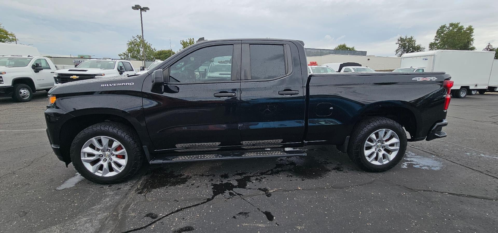 Used 2020 Chevrolet Silverado 1500 Custom w/ Custom Value Package AWD/4WD image 4