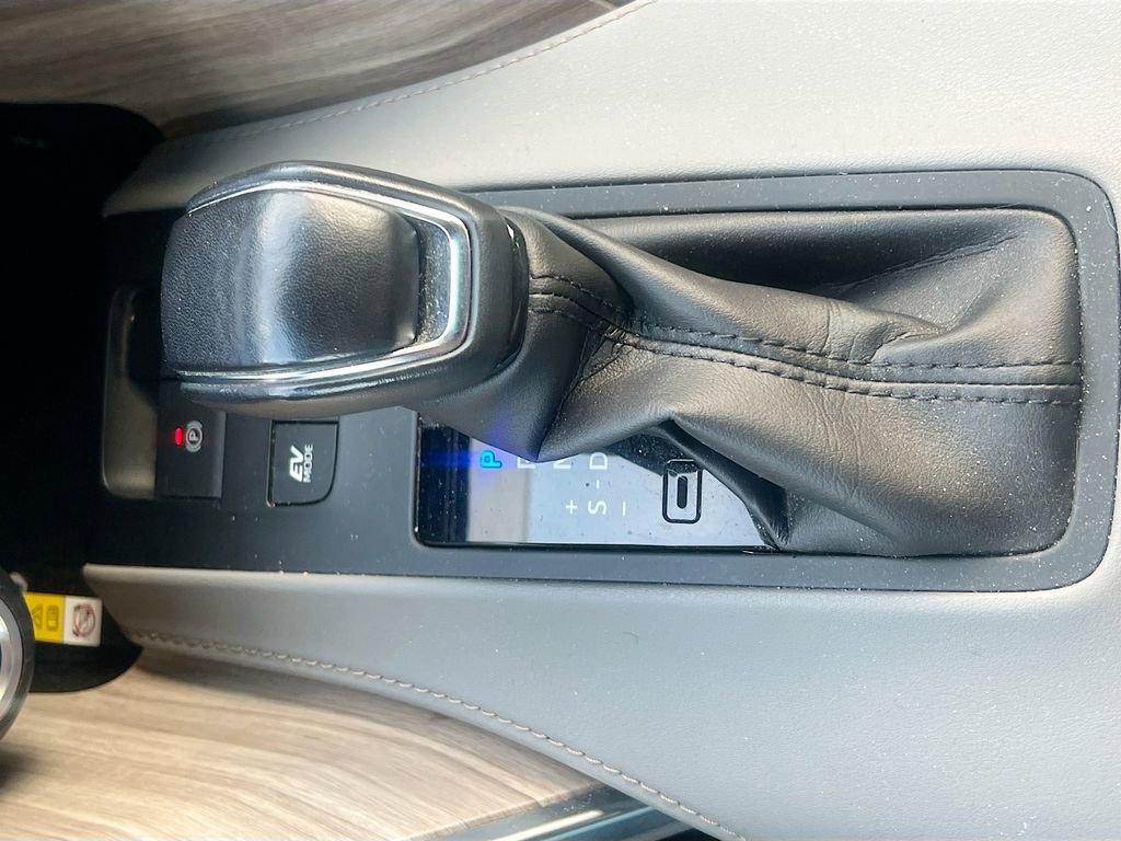 Used 2022 Toyota Venza XLE image 18