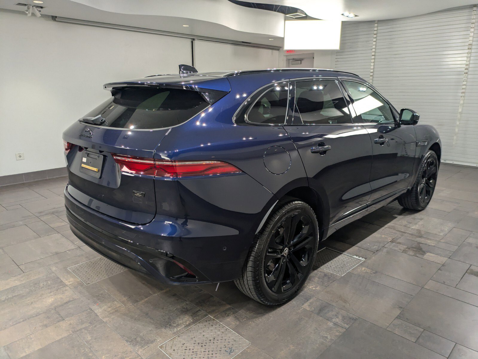 New 2026 Jaguar F-PACE R-Dynamic S image 25
