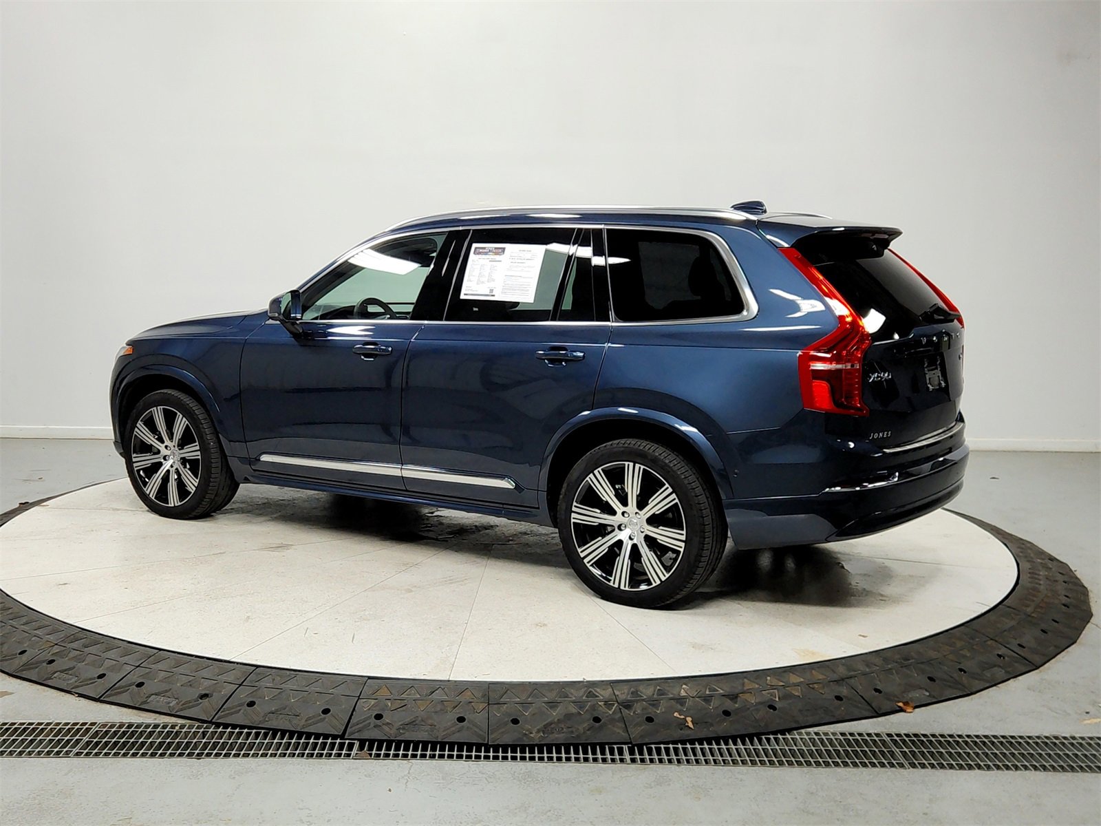 Used 2024 Volvo XC90 B6 Ultimate w/ Protection Package Premier image 5