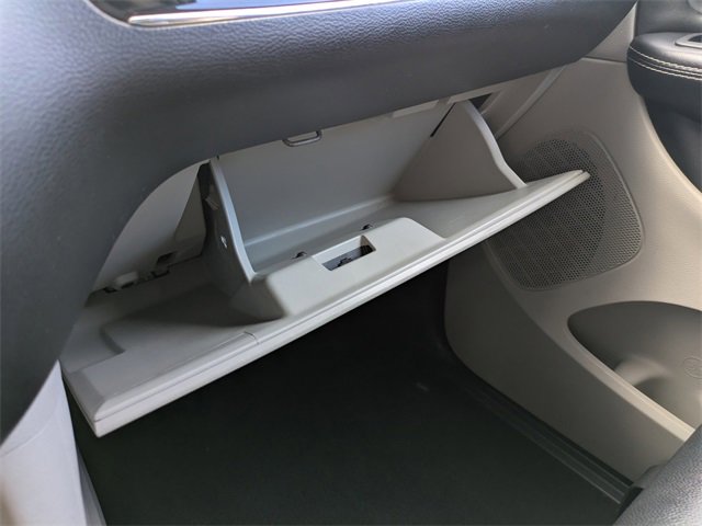 Used 2020 Dodge Grand Caravan SXT image 34