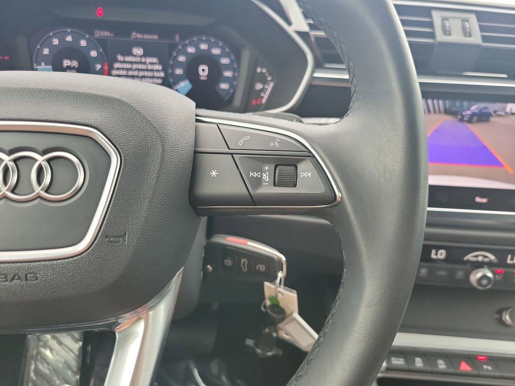 Used 2025 Audi Q3 2.0T Premium image 18