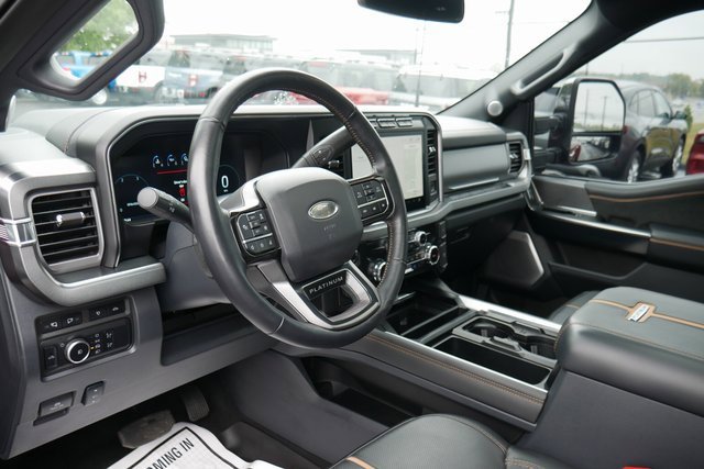 Used 2024 Ford F450 Platinum w/ FX4 Off-Road Package image 17