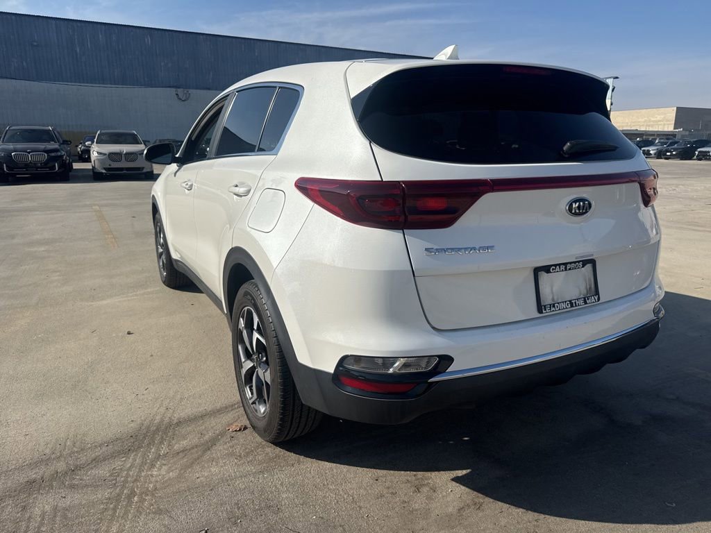 Used 2022 Kia Sportage LX image 3