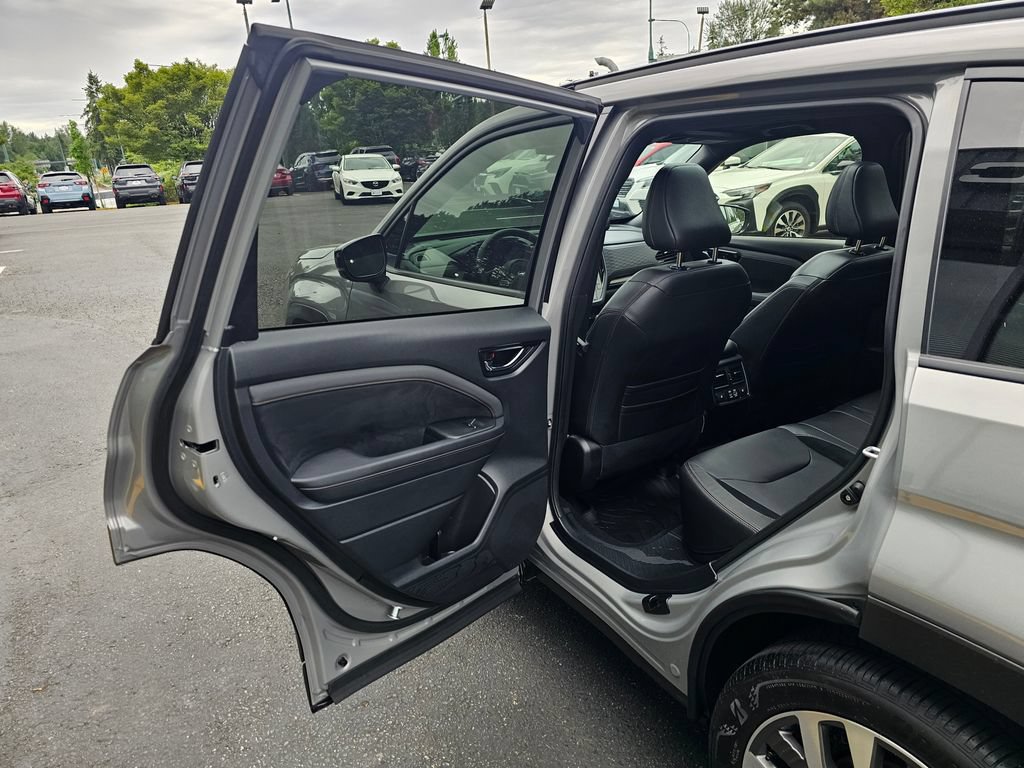 Used 2025 Subaru Forester Touring w/ Popular Package - Touring AWD/4WD image 15