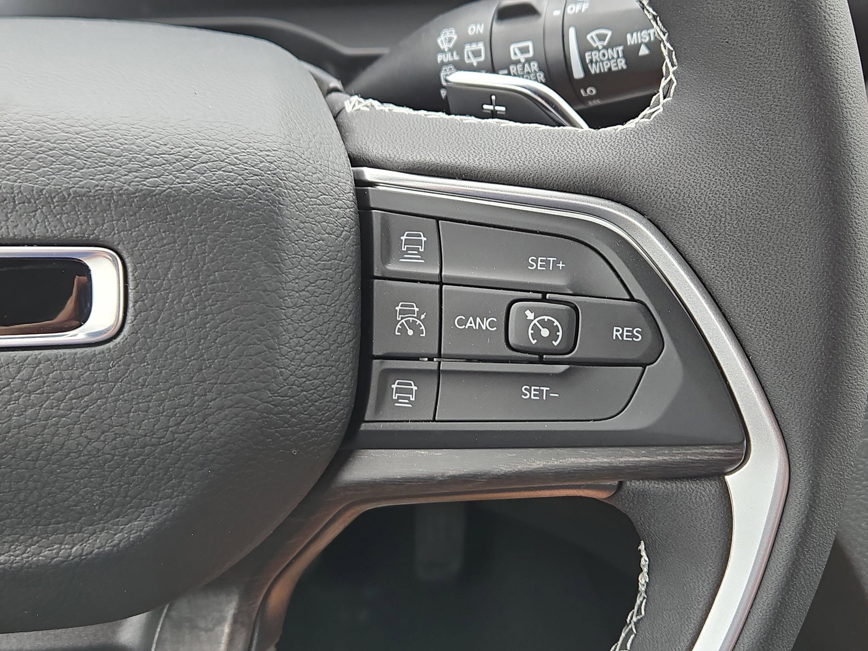 New 2025 Jeep Grand Cherokee L Limited w/ Black Appearance Package image 24