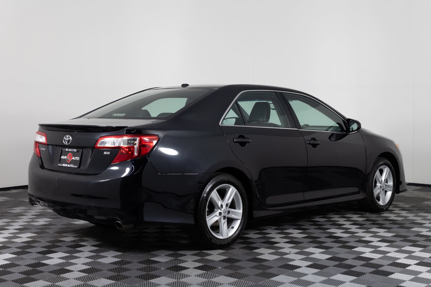 Used 2013 Toyota Camry SE w/ Convenience Pkg FWD image 8
