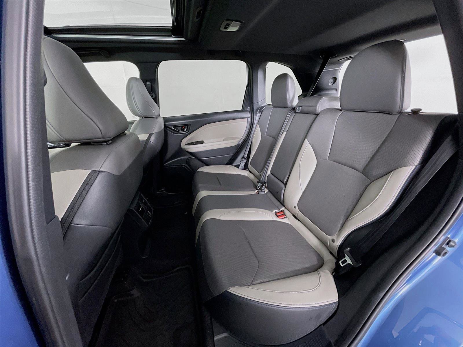 Used 2025 Subaru Forester Limited image 27