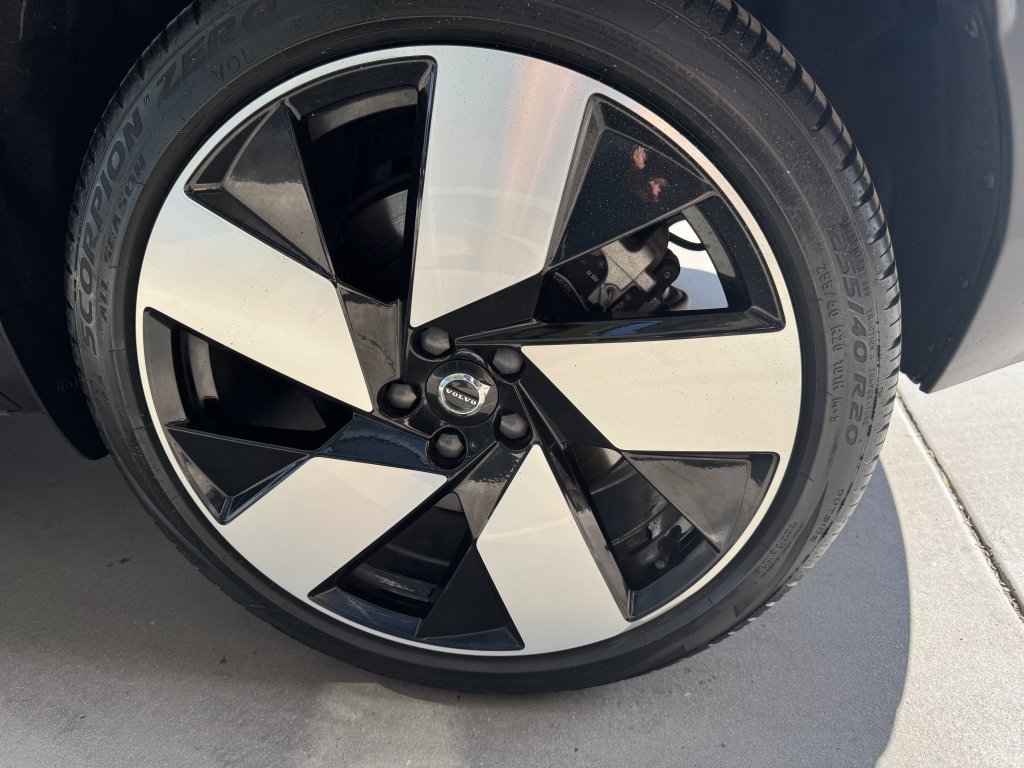 Used 2022 Volvo C40 P8 Recharge Ultimate image 13