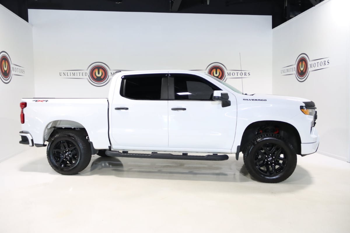 Used 2023 Chevrolet Silverado 1500 Custom w/ Rally Edition AWD/4WD image 33