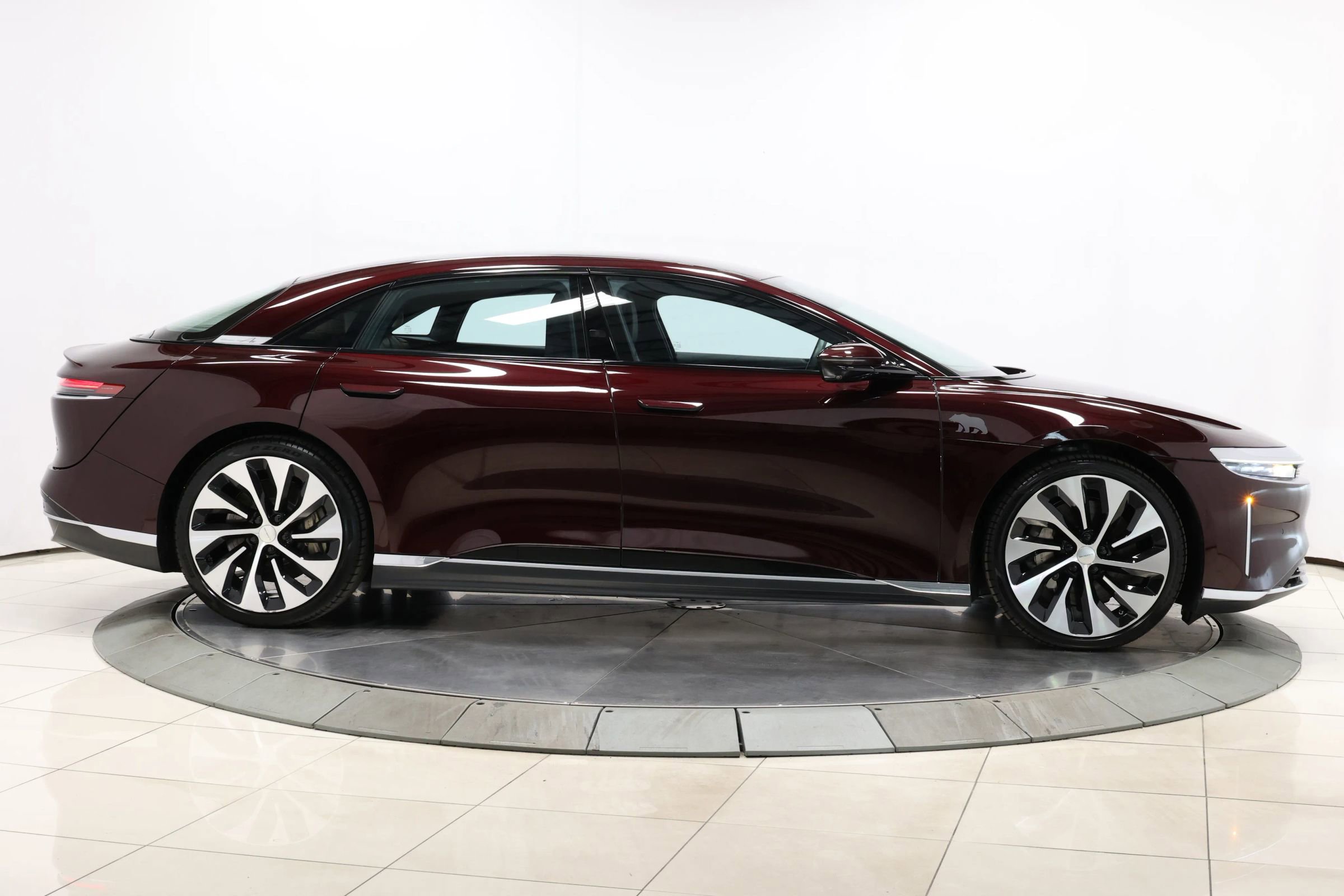 Used 2023 Lucid Air Touring image 69