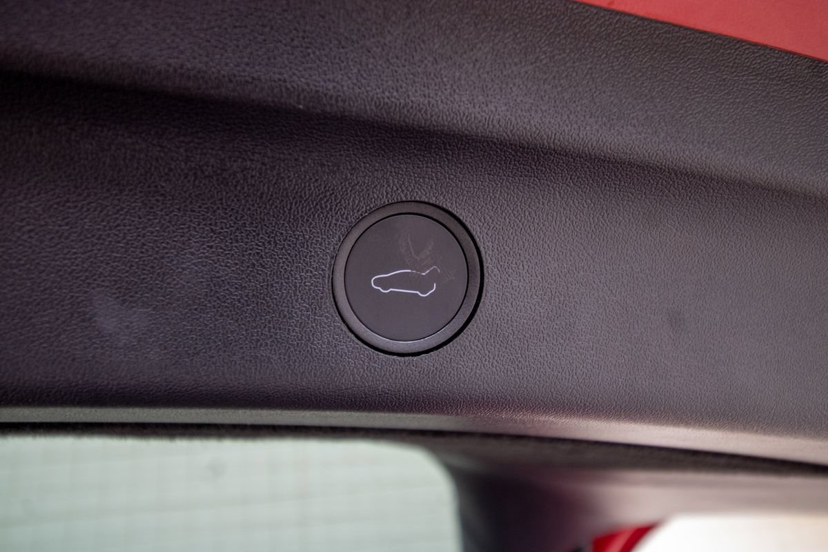 Used 2023 Tesla Model Y Long Range AWD/4WD image 41