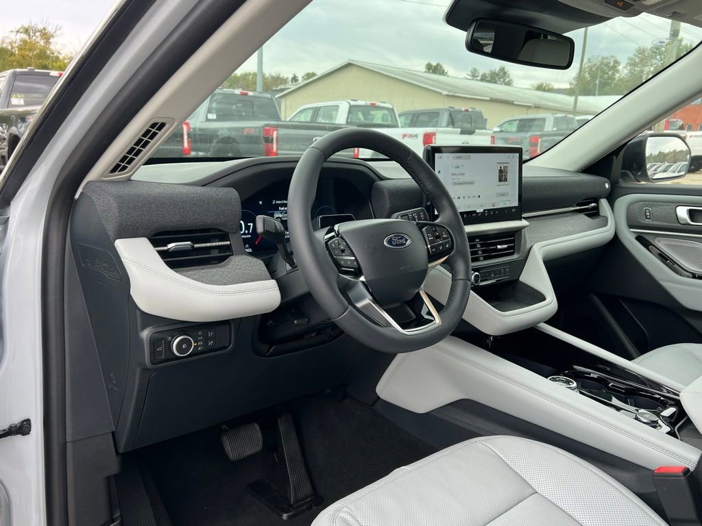 New 2026 Ford Explorer Platinum w/ LUX Leather Package image 11