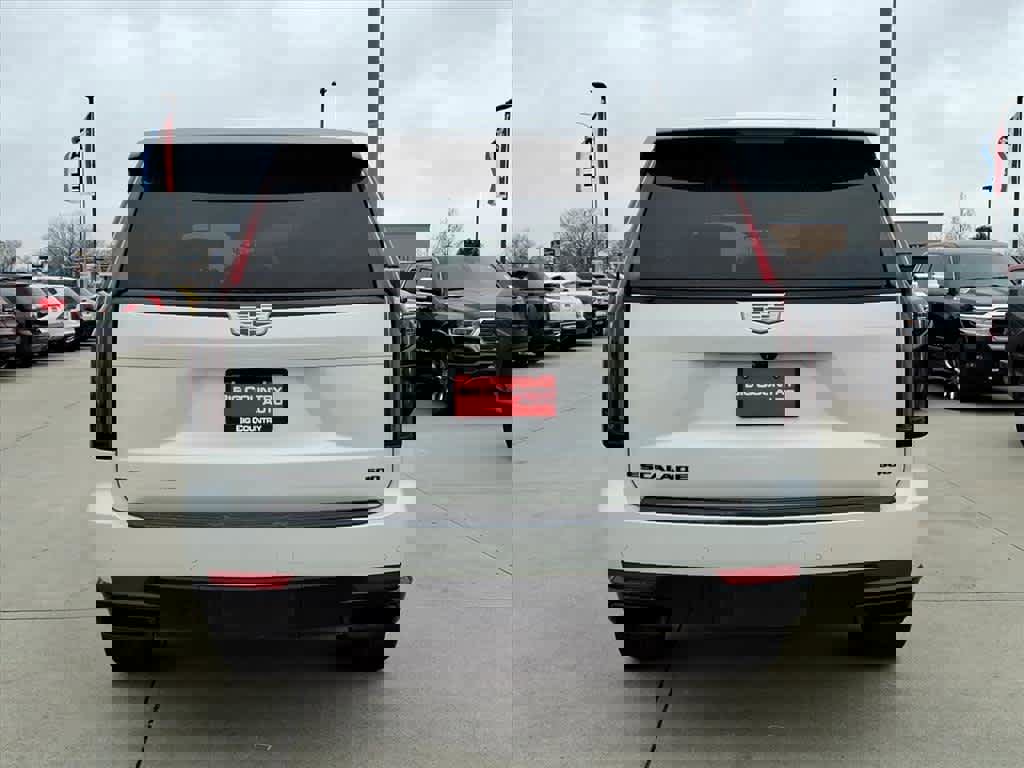 Used 2023 Cadillac Escalade Sport Platinum w/ LPO, ONYX Package image 5