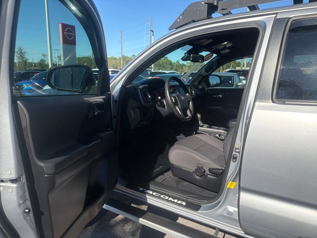 Used 2018 Toyota Tacoma TRD Off-Road image 14