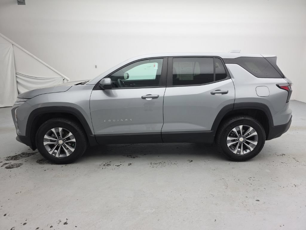 Used 2026 Chevrolet Equinox LT AWD/4WD image 8