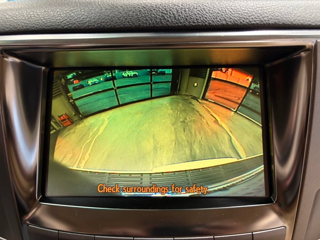Used 2010 Lexus LX 570 4WD image 22