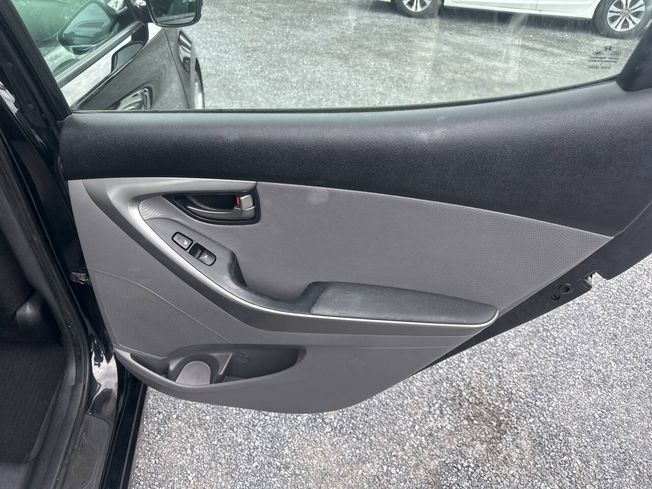 Used 2013 Hyundai Elantra Limited w/ Technology Pkg FWD image 14