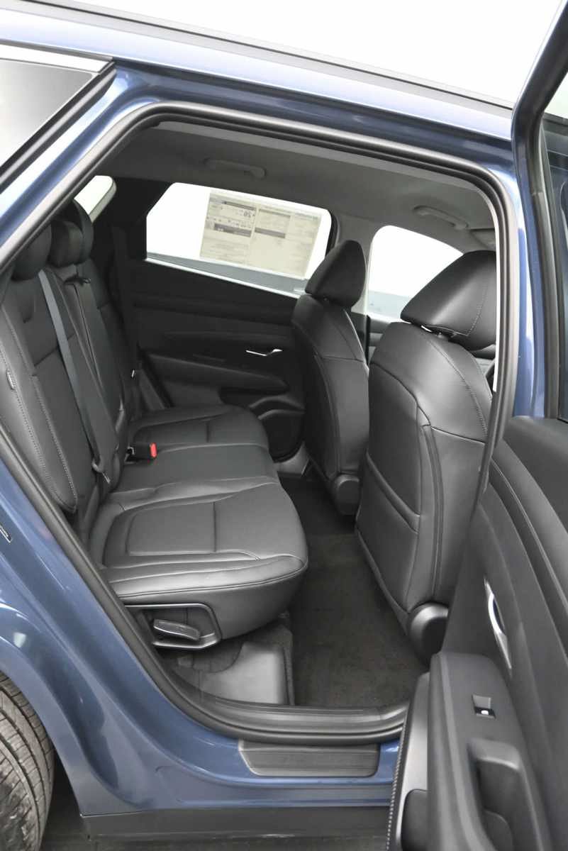 New 2026 Hyundai Tucson SEL Plus w/ Tow & Go Package AWD/4WD image 12