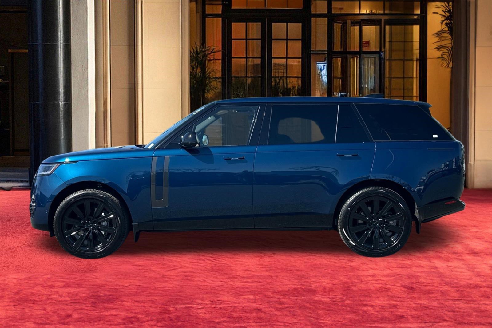 New 2026 Land Rover Range Rover Long Wheelbase SE image 3