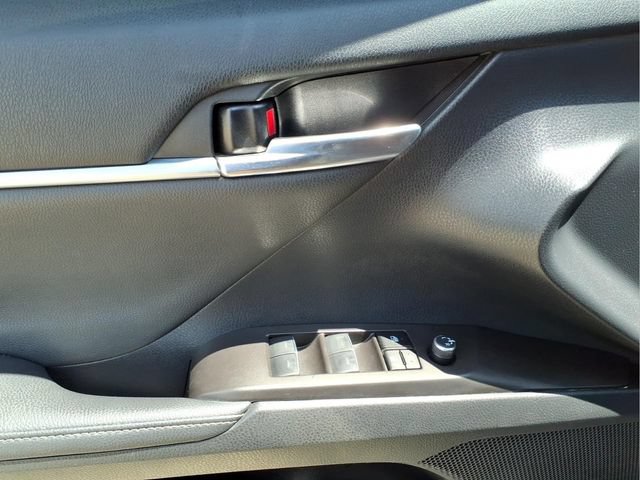 Used 2023 Toyota Camry XLE FWD image 11