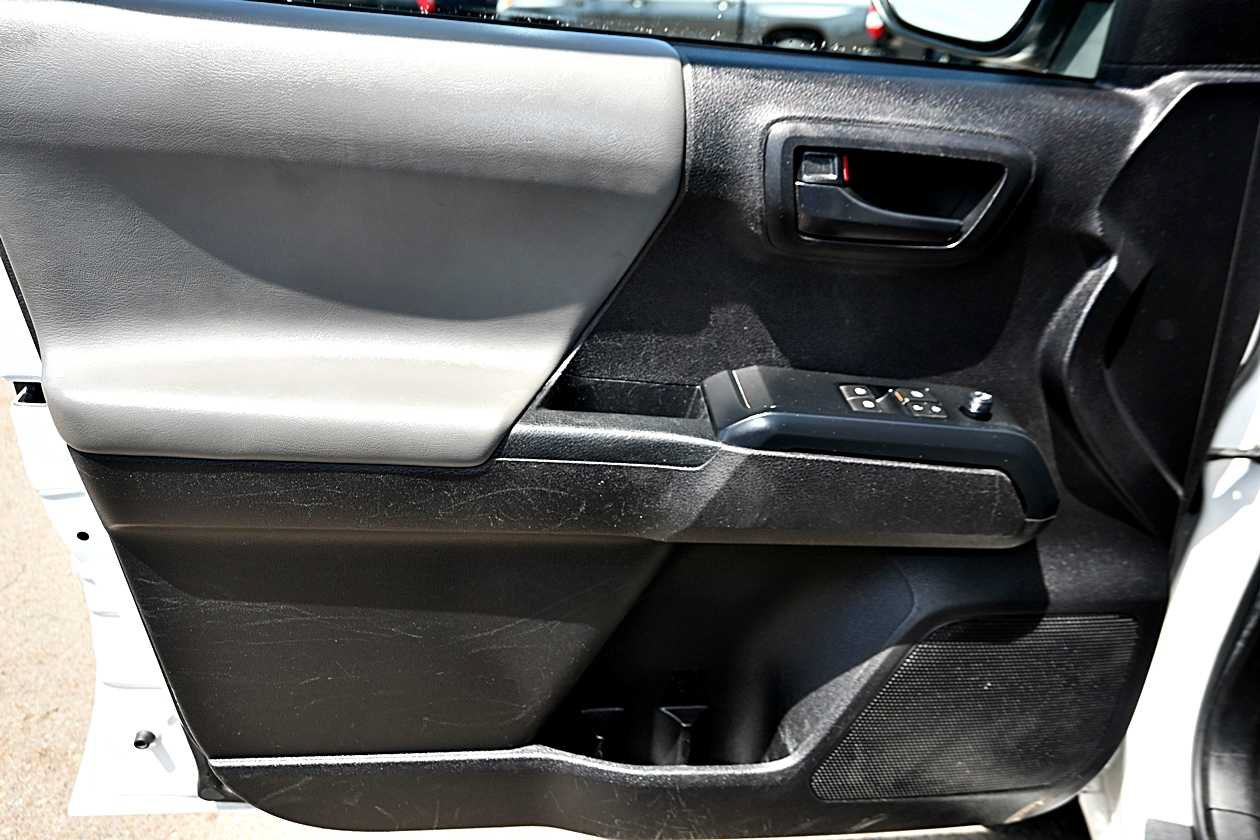 Used 2022 Toyota Tacoma SR RWD image 12