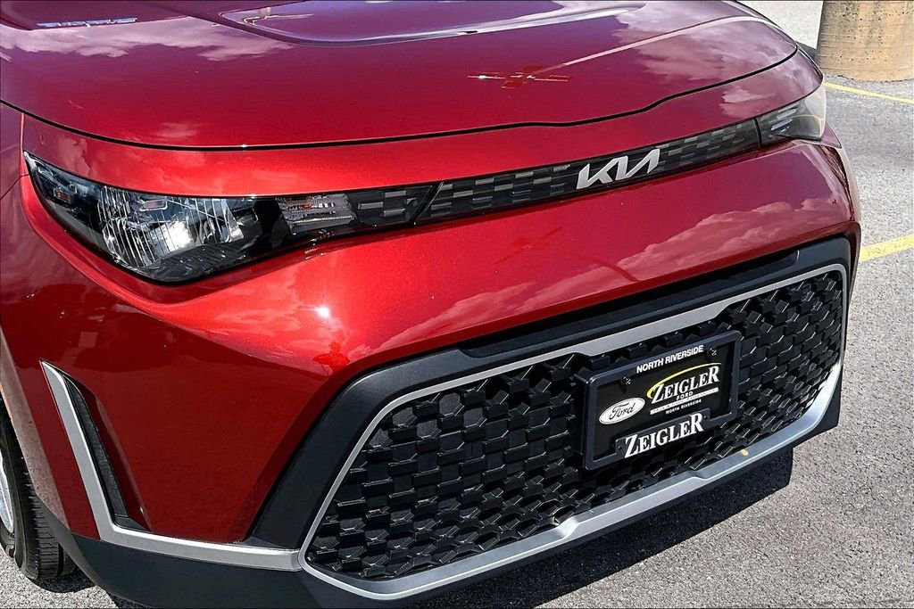 Used 2025 Kia Soul LX image 29