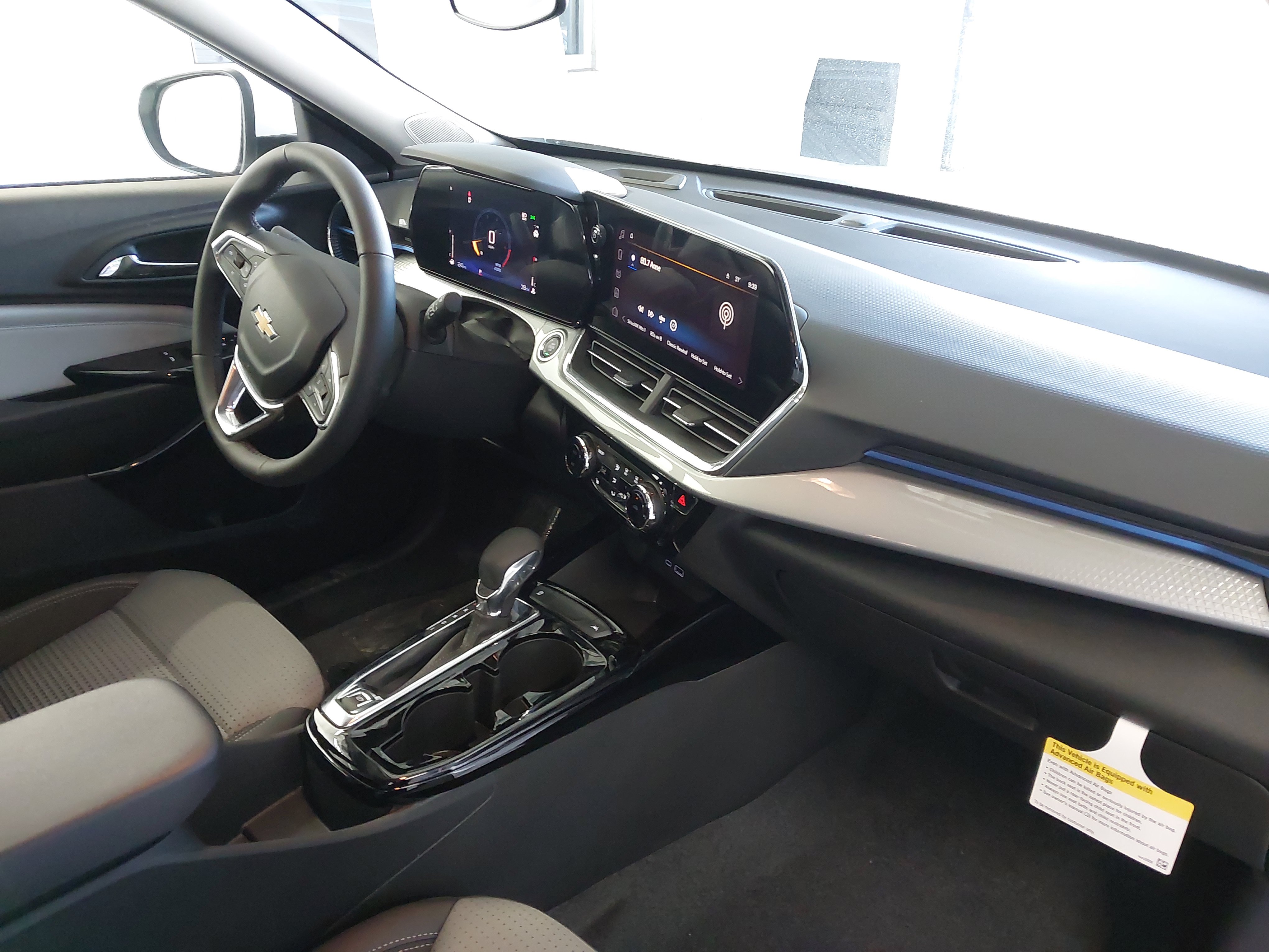 Used 2025 Chevrolet Trax LT w/ Driver Confidence Package FWD image 29