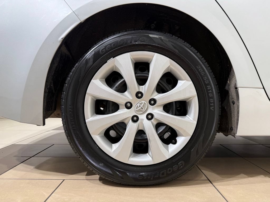 Certified 2024 Toyota Corolla LE FWD image 9
