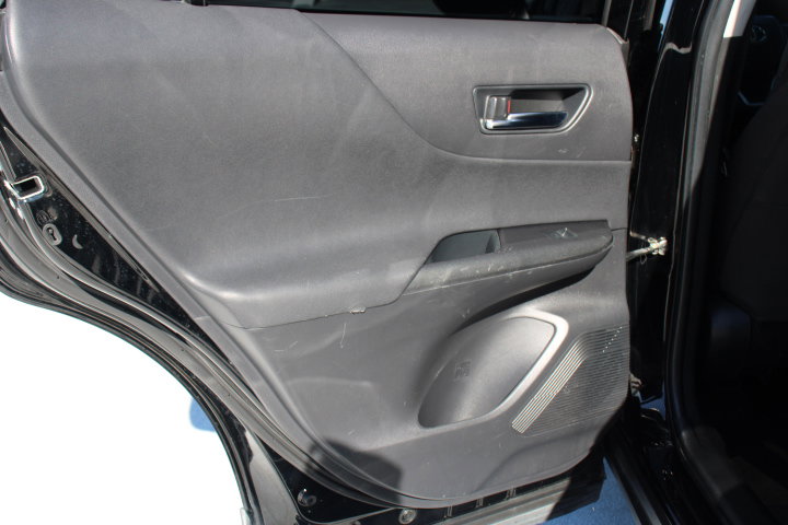 Used 2021 Toyota Venza LE image 13