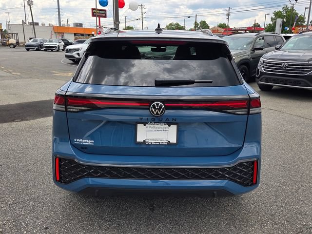 New 2026 Volkswagen Tiguan SE R-Line FWD image 10