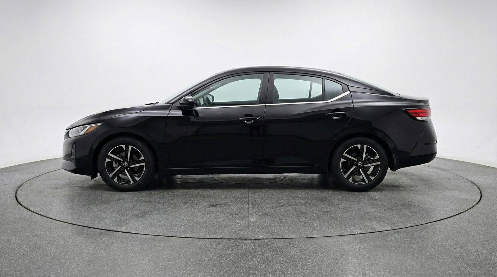 Used 2025 Nissan Sentra SV image 5