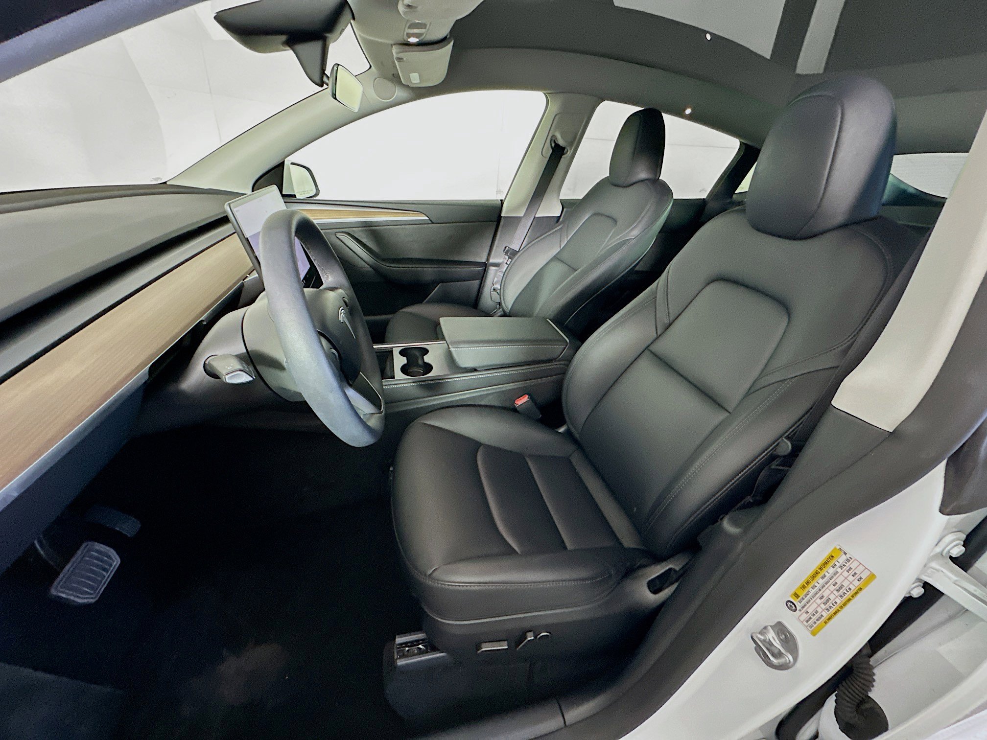 Used 2024 Tesla Model Y Long Range image 13