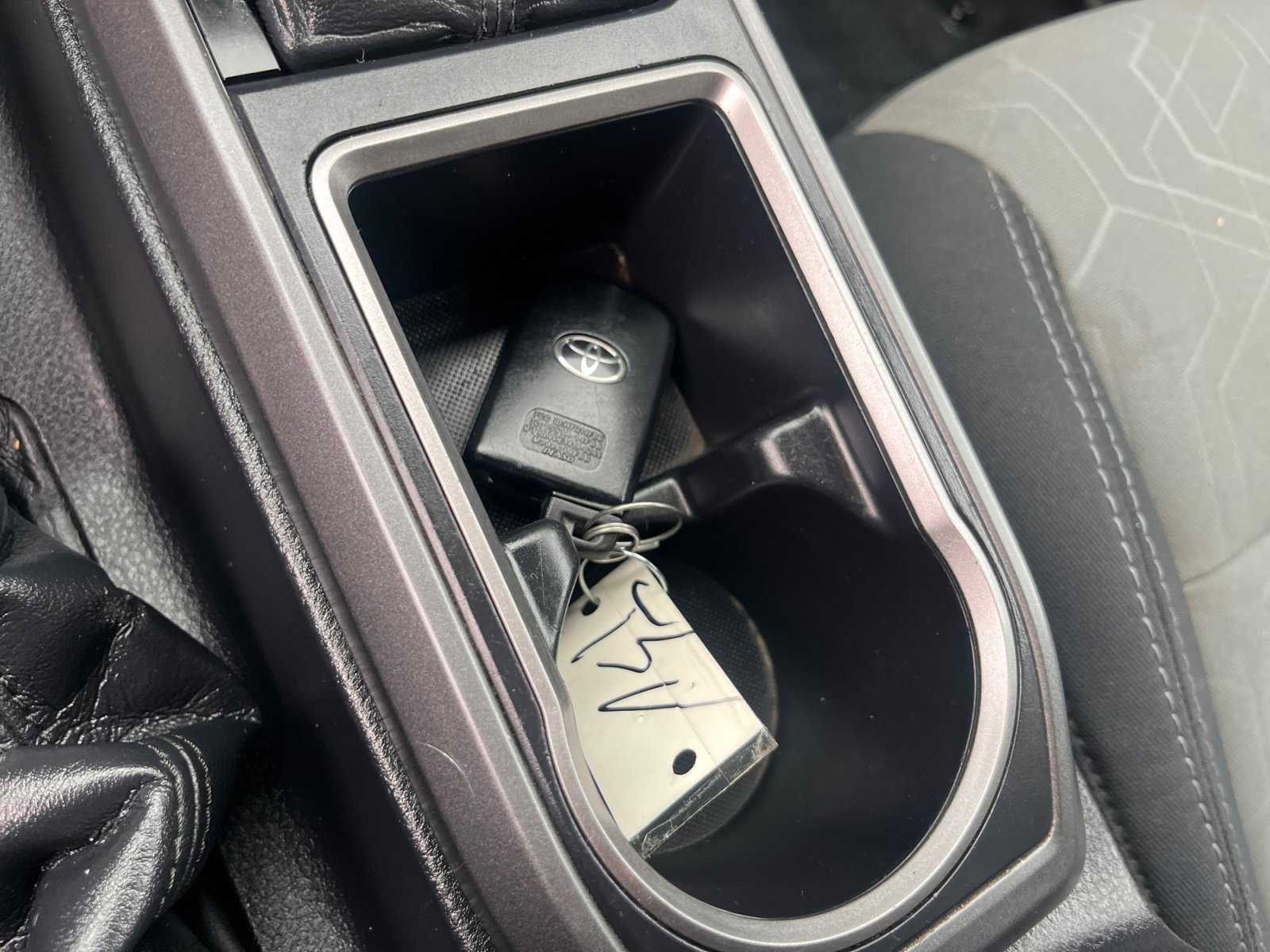 Used 2021 Toyota Tacoma TRD Sport AWD/4WD image 32