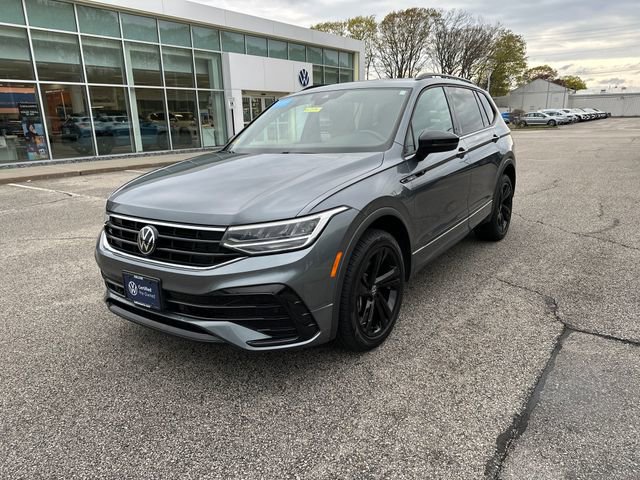 Certified 2023 Volkswagen Tiguan SE R-Line AWD/4WD image 3