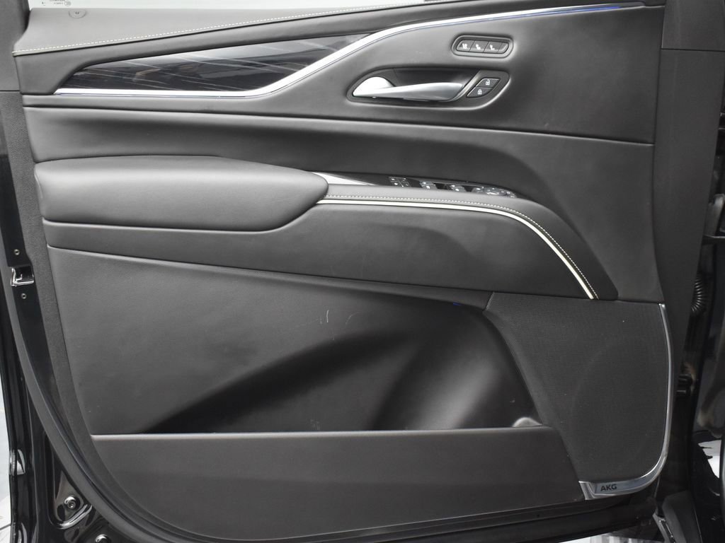 Used 2024 Cadillac Escalade V w/ LPO, ONYX Package image 9