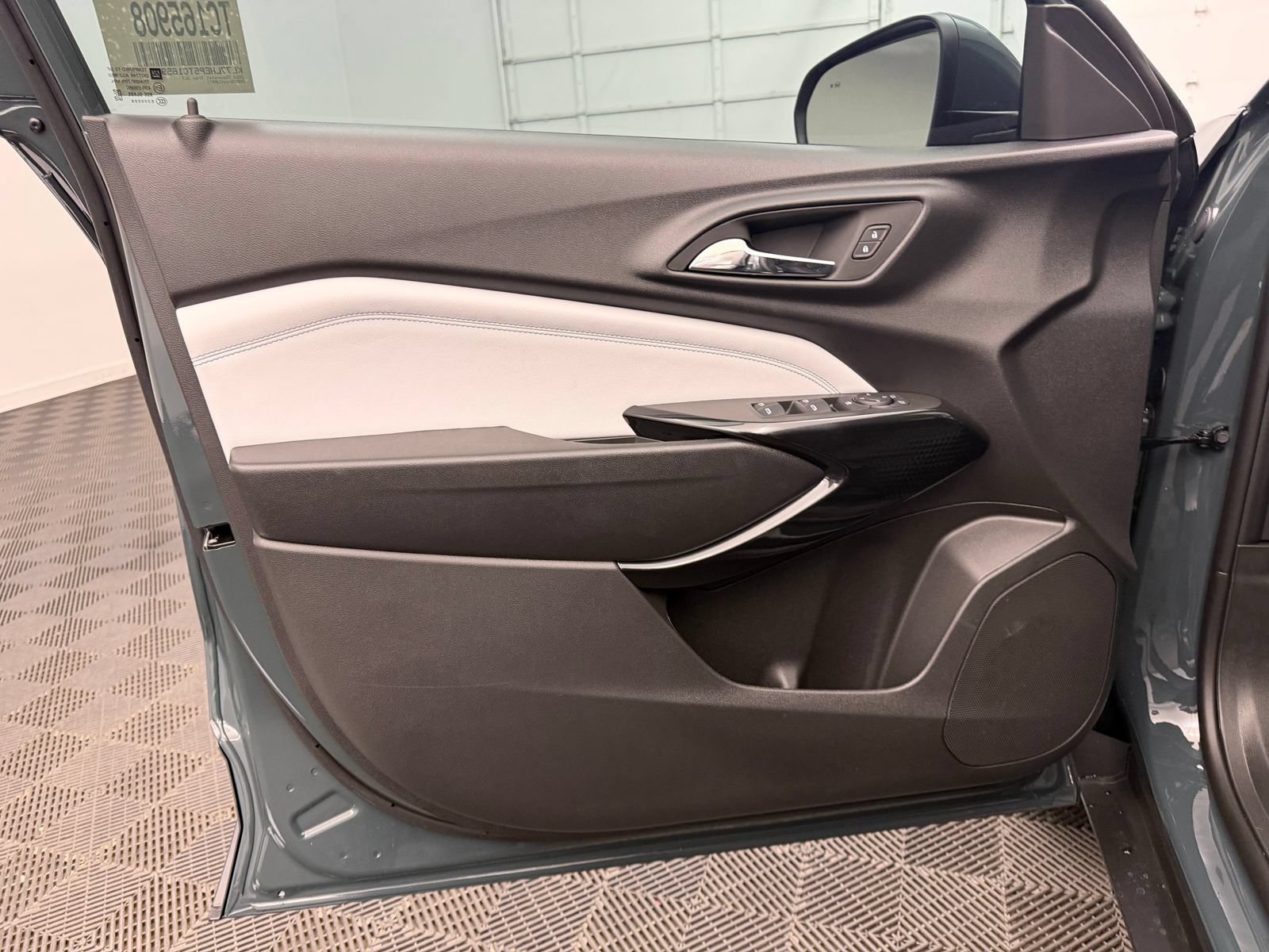 New 2026 Chevrolet Trax LT w/ Driver Confidence Package FWD image 20