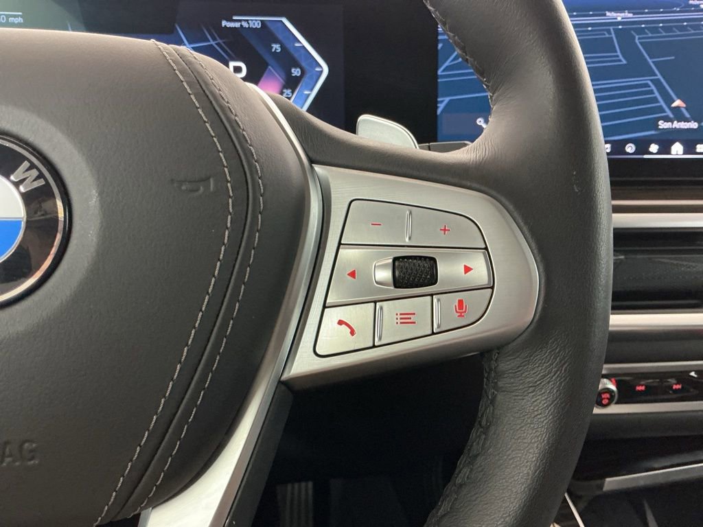 Certified 2025 BMW X7 xDrive40i w/ Premium Package image 17