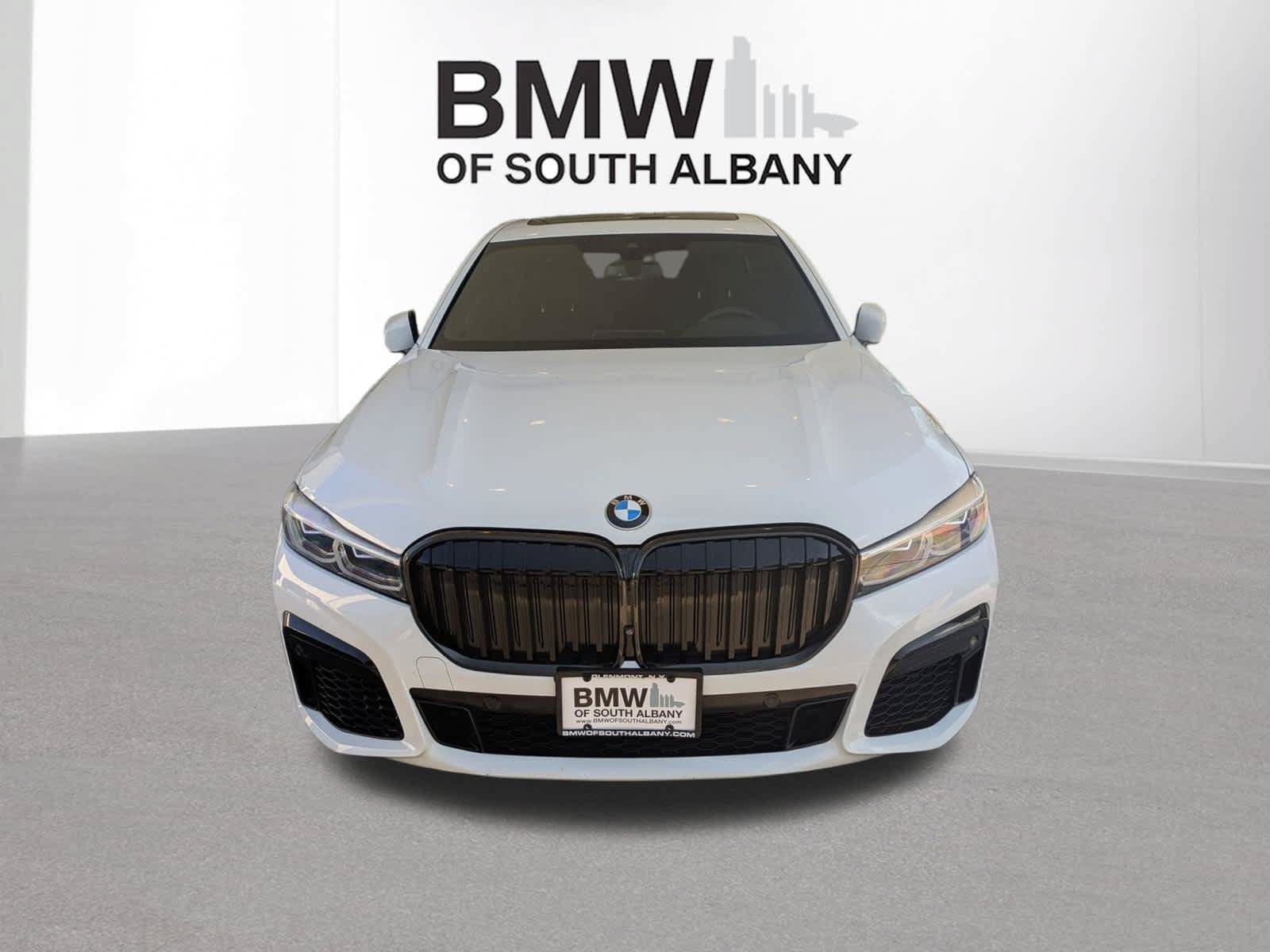 Used 2022 BMW 740i xDrive w/ M Sport Package AWD/4WD image 8