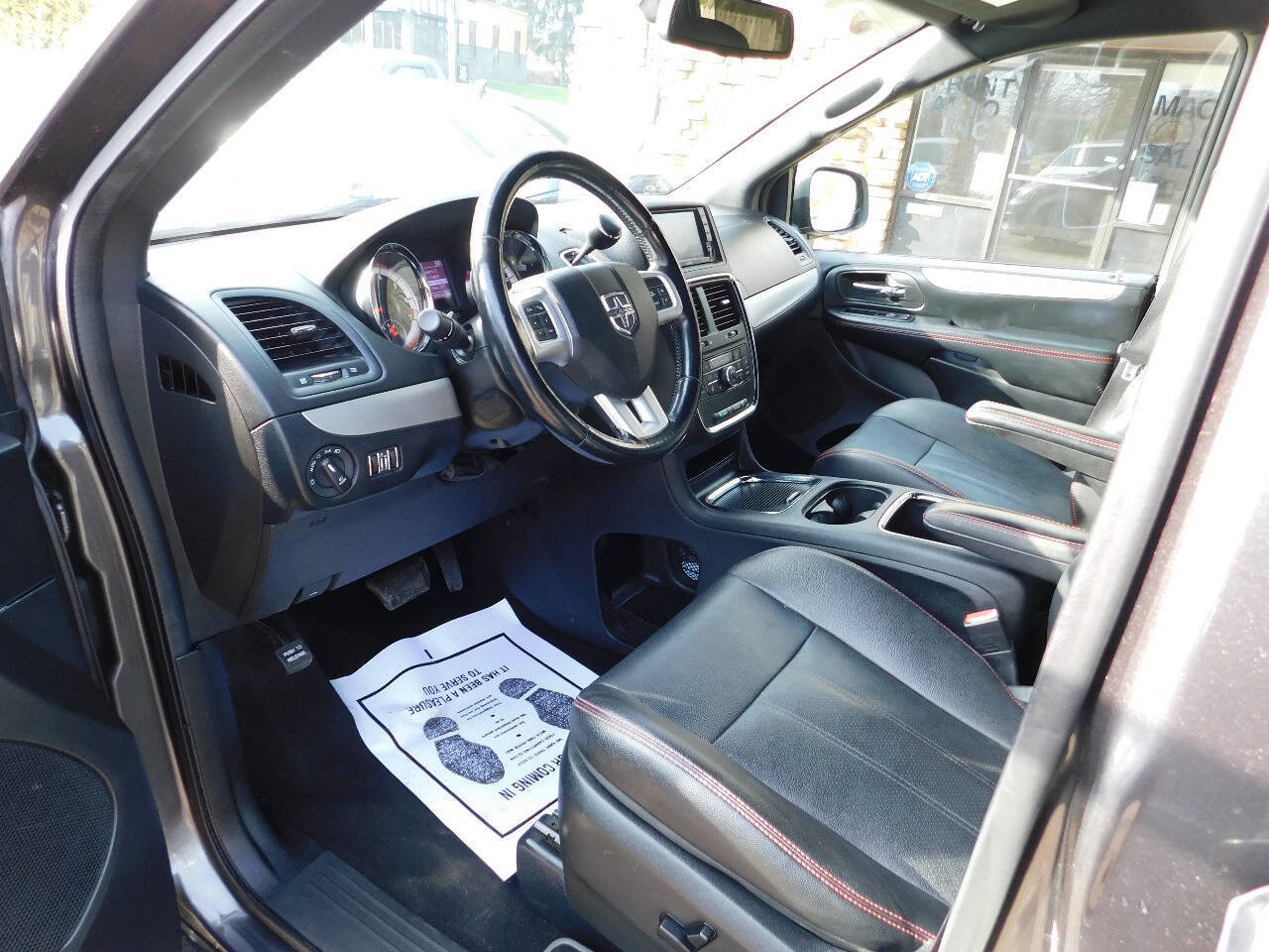 Used 2019 Dodge Grand Caravan GT image 25