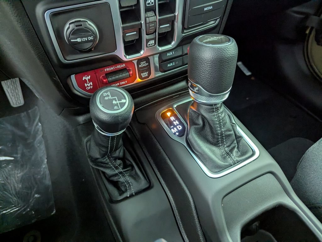 New 2026 Jeep Gladiator Rubicon w/ Safety Group AWD/4WD image 24
