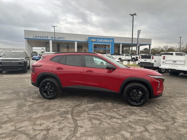 New 2026 Chevrolet Trax LT image 2